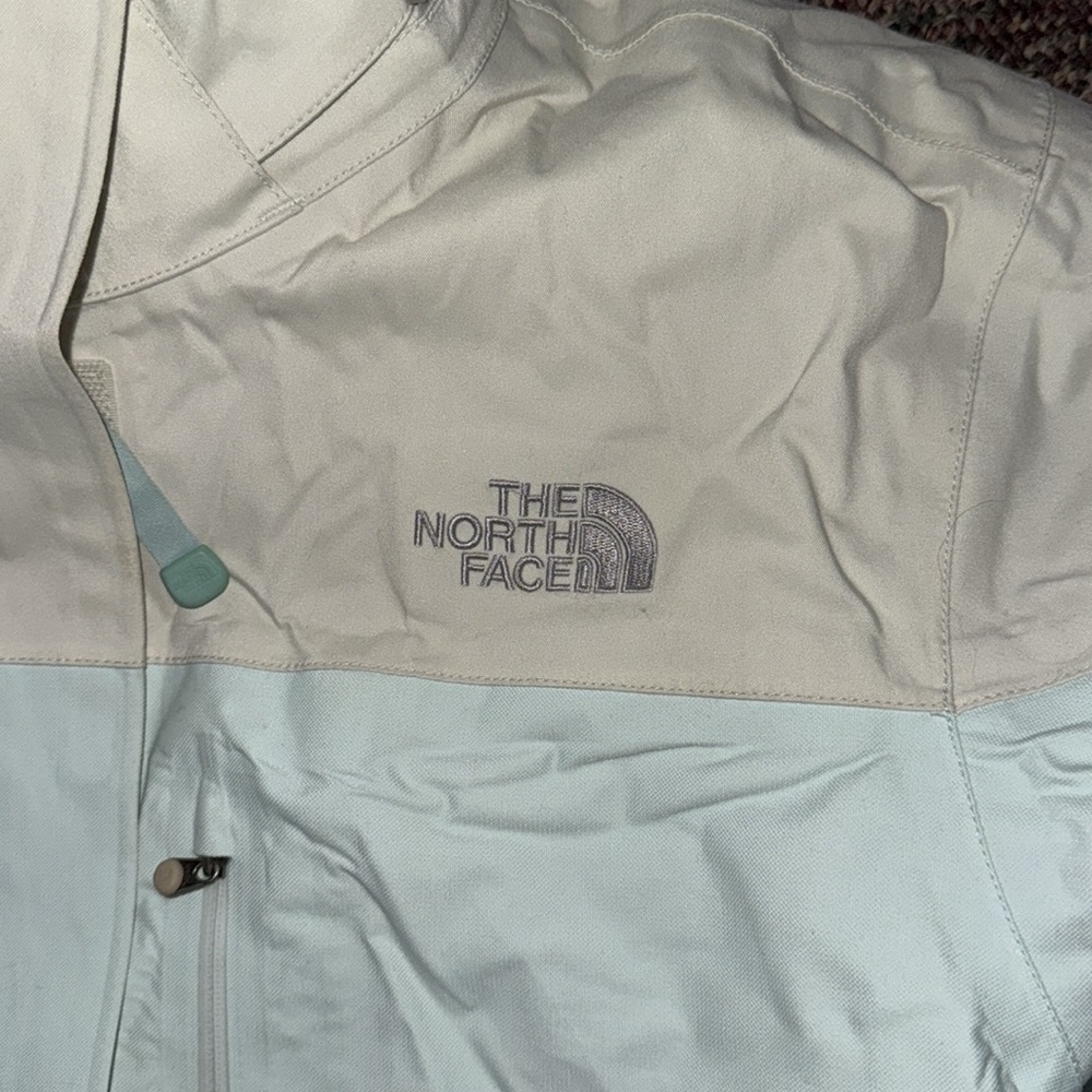 North face winter jacket - Picture 2 of 7